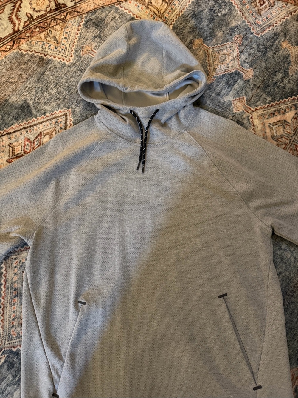 Old Navy Light Gray Men's Hooded Pullover Shortsleeved Sweatshirt